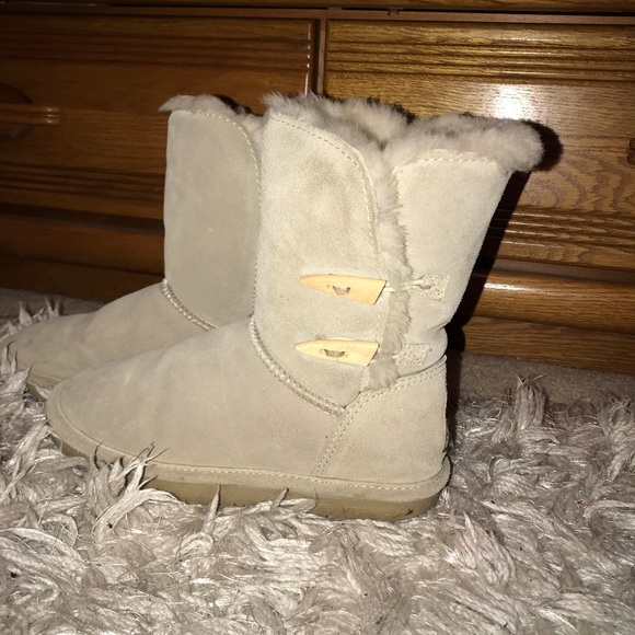 BearPaw Shoes - Bearpaw boots size 7⭐️